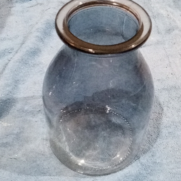 Vases - Picture 3 of 3